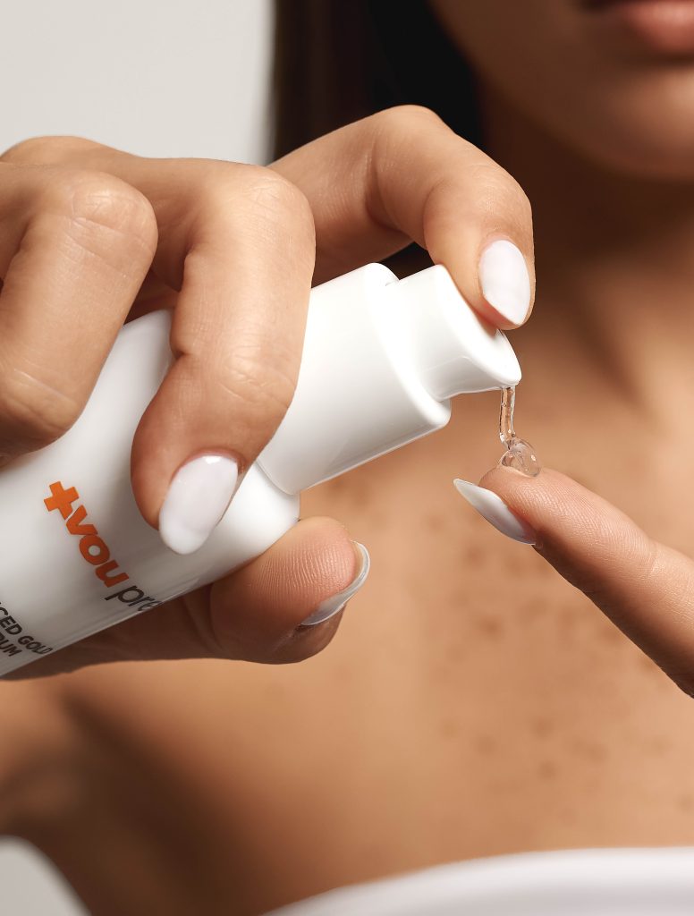 Using the VouPre eye serum